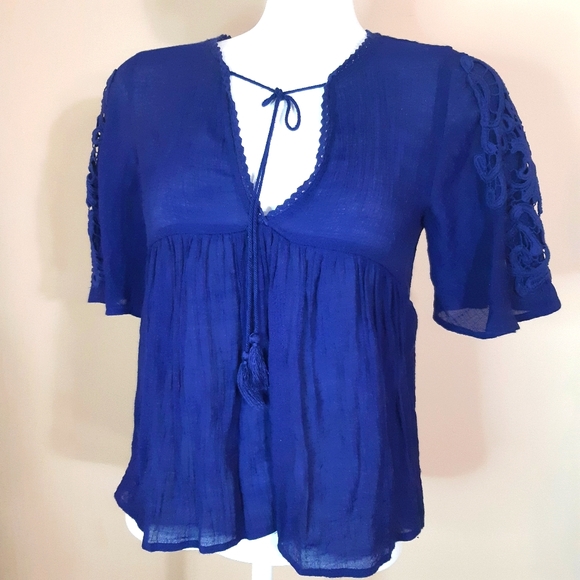 Forever 21 Tops - Forever 21 | flowy bohemian top w crochet detail